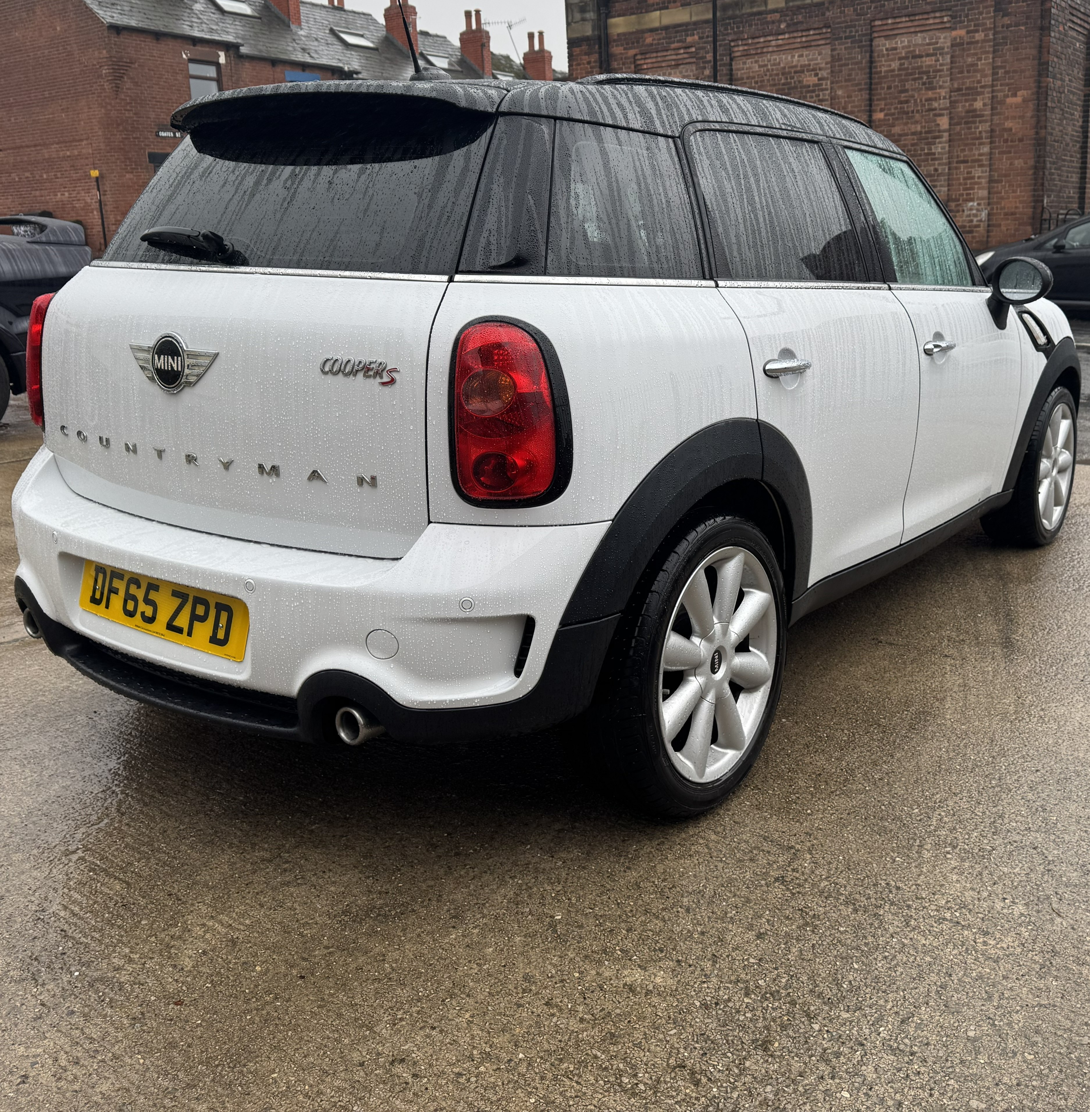 2015 MINI Countryman Cooper S rear-side view